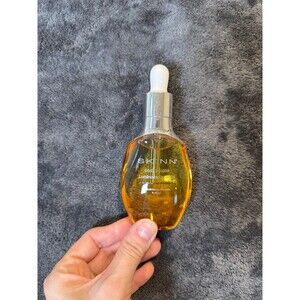 SKINN DIVINE ELIXIR Luminous Facial Oil with Manuka Honey + C
